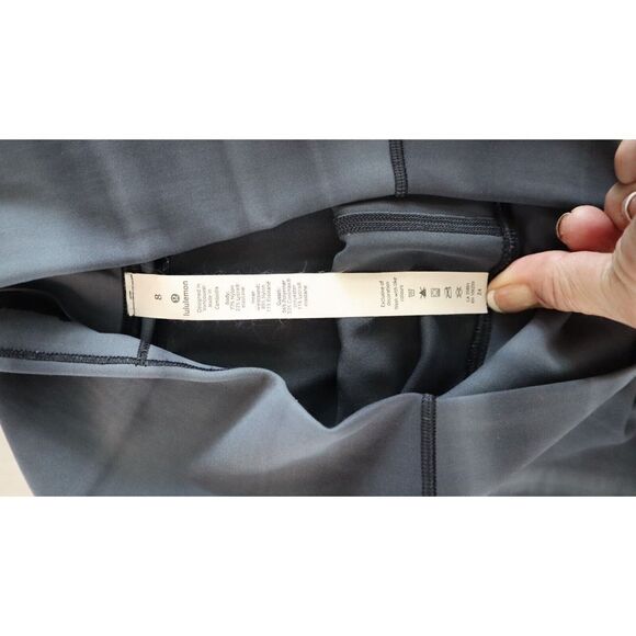 Lululemon W6BC9S Women's Sz 8 Gray/Black In Movement 23” Crop Leggings $88 - Picture 3 of 9